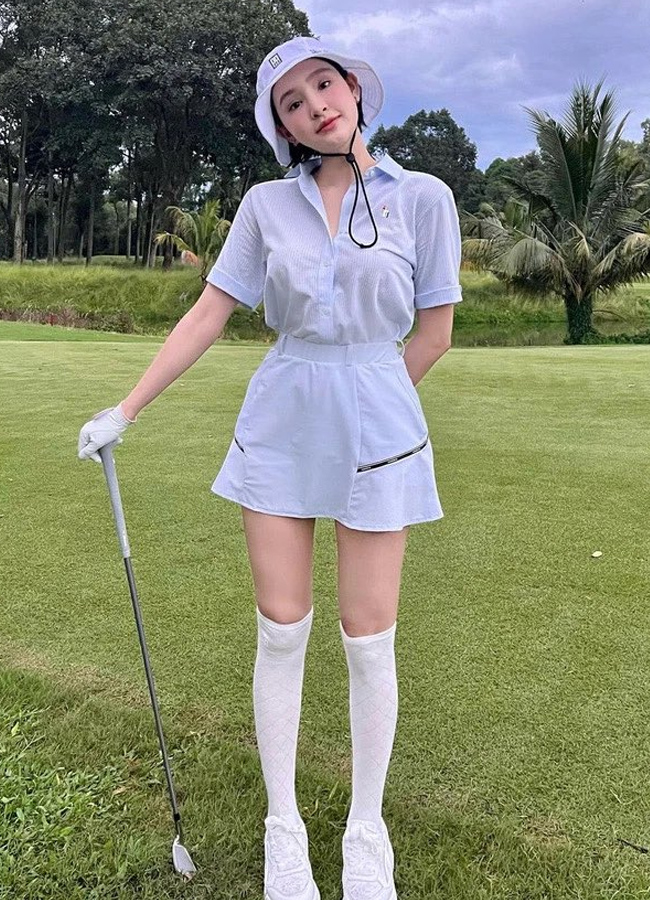 Chị em Showbiz cuốn hút trong trang phục chơi golf