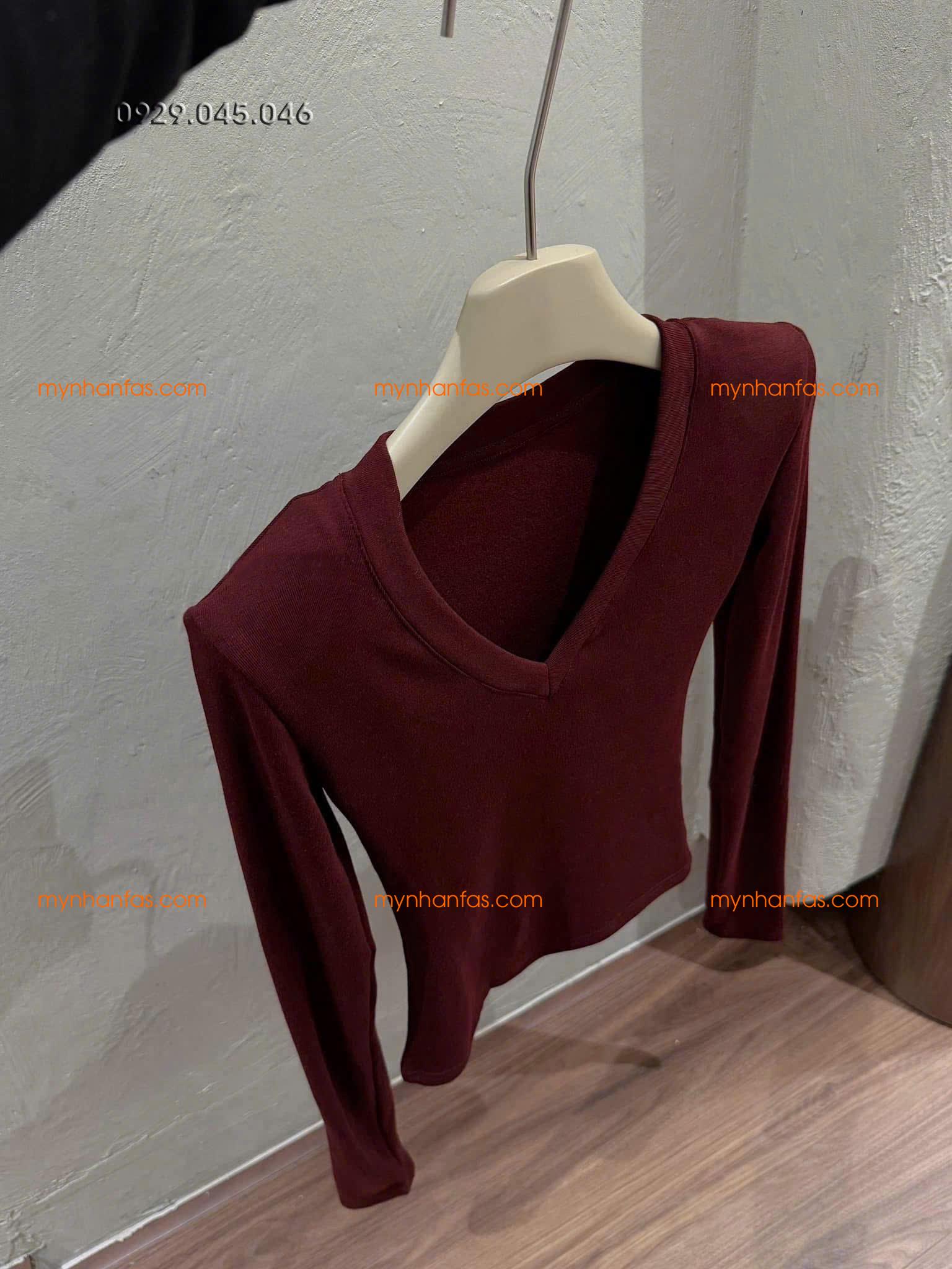Áo thun nữ kiểu zip cổ V đệm vai hàng QC cao cấp - 97THU754